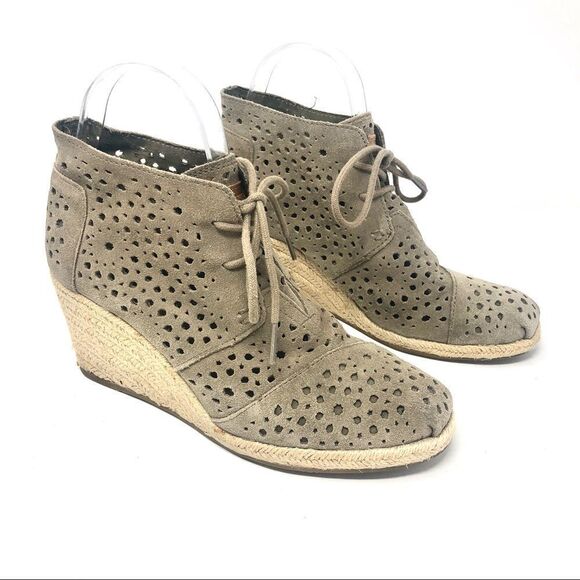 TOMS Perforated Tan Suede Espadrille Desert Boots - Picture 3 of 8
